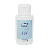 Application of Lubex Dandruff Shampoo on wet hair – scalp care for flakes & itching
