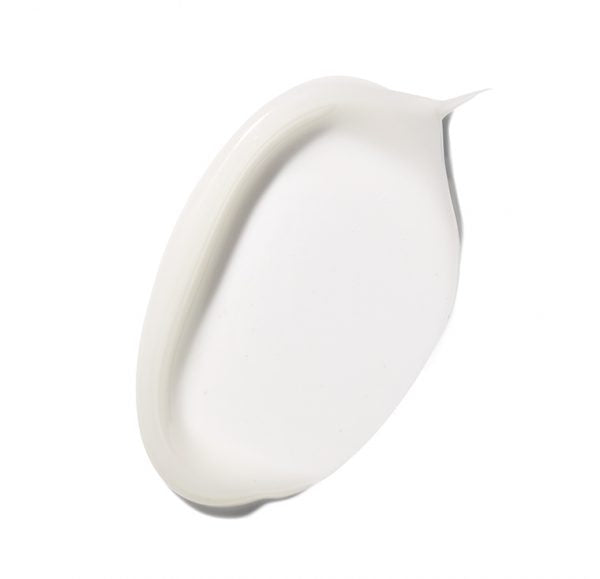 Applying Anti-particles Prime Serum – smooth protective finish on skin