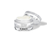 Applying gentle cream to face and neck – barrier support and comfort