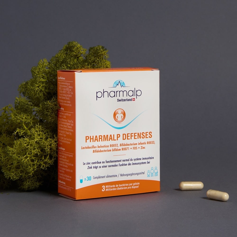 Bottle of Pharmalp DEFENSES 30 capsules – probiotics + prebiotics + zinc formula