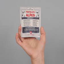 Swiss alpine plants: lemon thyme, elderberry, aronia, edelweiss – key ingredients in Pastilles des Alpes Immunity