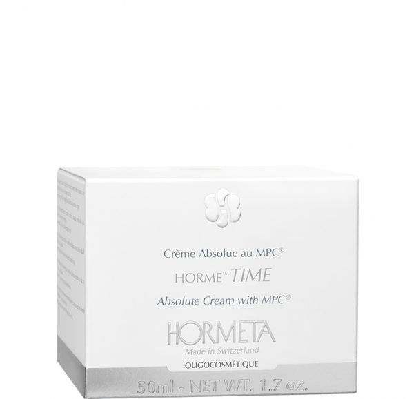 Texture of Absolute Cream – soft cream with powdered finish